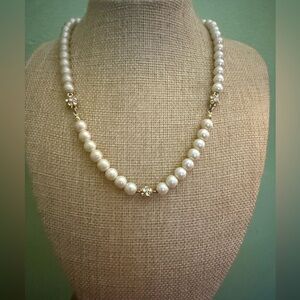 Elegant Avon Pearl Necklace with Gold Accents